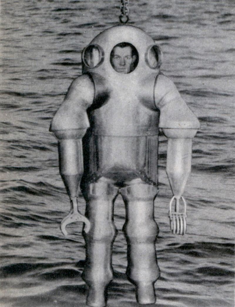 Скафандр погружение. Глубоководный скафандр Батискаф. Водолазный костюм Кусто. Скафандр подводный капитана Немо. Водолазный костюм Леонардо да Винчи.