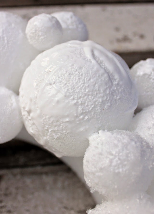 Corona de bolas de nieve