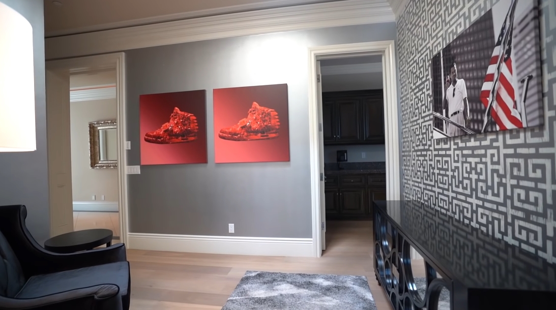 43 Interior Design Photos vs. FaZe Rug's New Luxury Mansion Tour In 2020