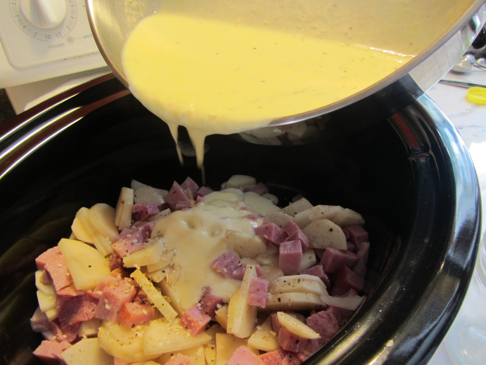 The Unlikely Homeschool: {Clean} Slow Cooker Scalloped Potatoes with Ham