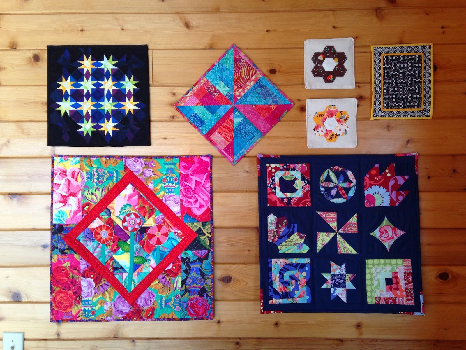 A Quilter's Table: Many Mini Quilts
