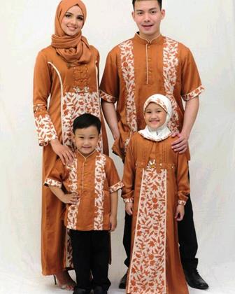 Bemacam Model Baju Batik Couple Untuk Keluarga