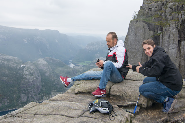 Precaución al sacar las fotos y acercarse al borde del Preikestolen Fotografia-Preikestolen-Pulpito-Abuelohara