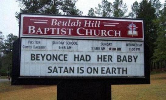 Letrero con anuncio acerca del nacimiento del hijo de Beyoncé