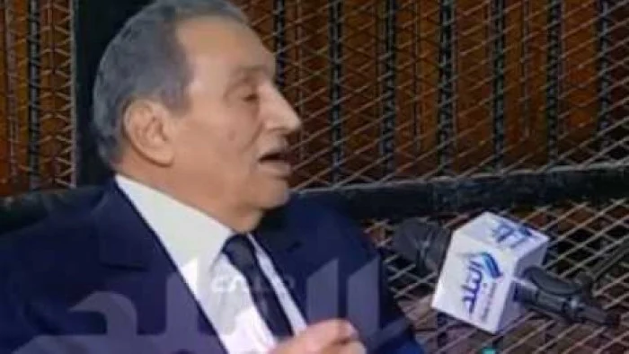 مبارك يكشف ما قاله له عمر سليمان قبل اقتحام السجون