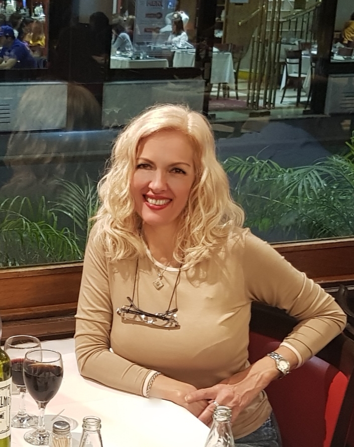 Bettina Vardé 06/19/19