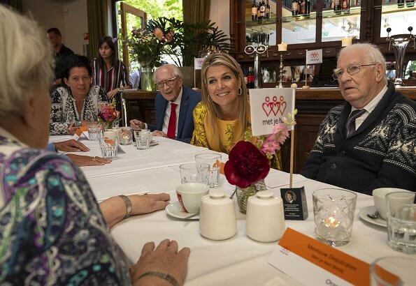 Queen Maxima wore Natan top and skirt, dress, Bodes and Bode juweliers earrings