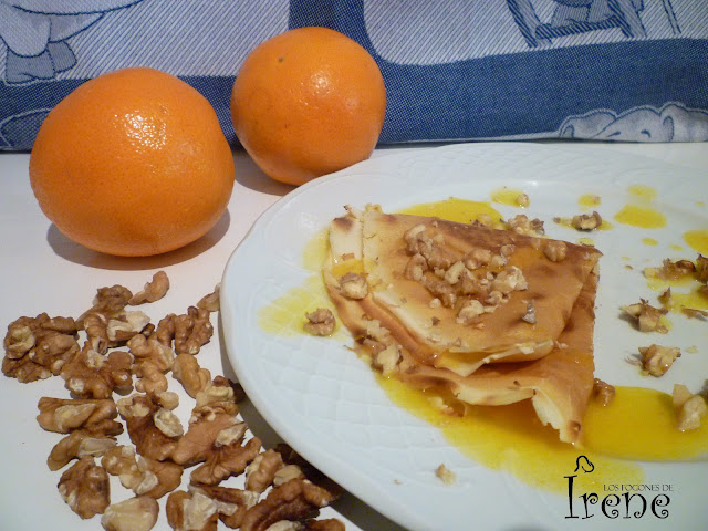 creps+con+nueces+y+salsa+de+naranaj.JPG