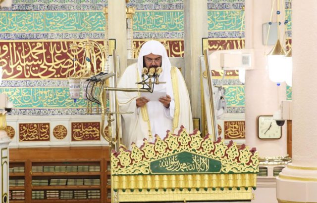 Sudais on pulpit of Prophet’s Mosque