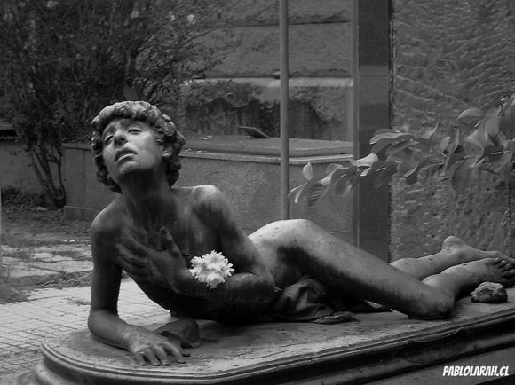 Young boy Dead Statue,Cemitério São João Batista,Saint John the Baptist Cemetery,Rio de Janeiro, Brazil, Pablo Lara H Blog, pablolarah