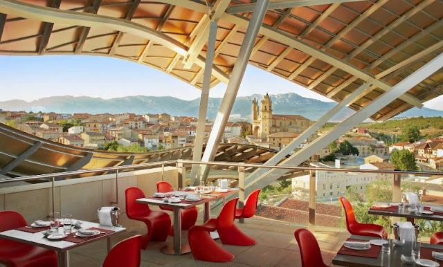 terraza hotel marques de riscal