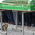 Le chien assiste aux funérailles de son maître, ce qui le chien fait ensuite est déchirant.