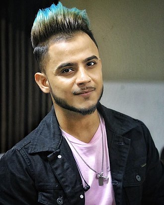 330px x 413px - Millind Gaba Wiki, Height, Weight, Age, Wife, Family and Biography ...