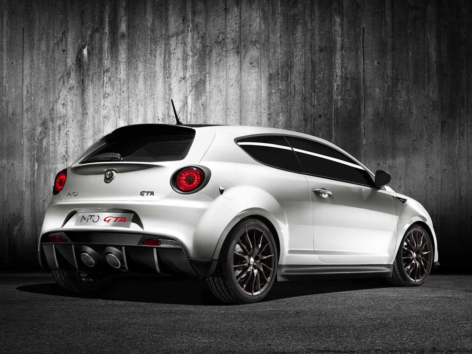 Alfa+Romeo+MiTo+GTA+Concept+(2009)+rear.jpg