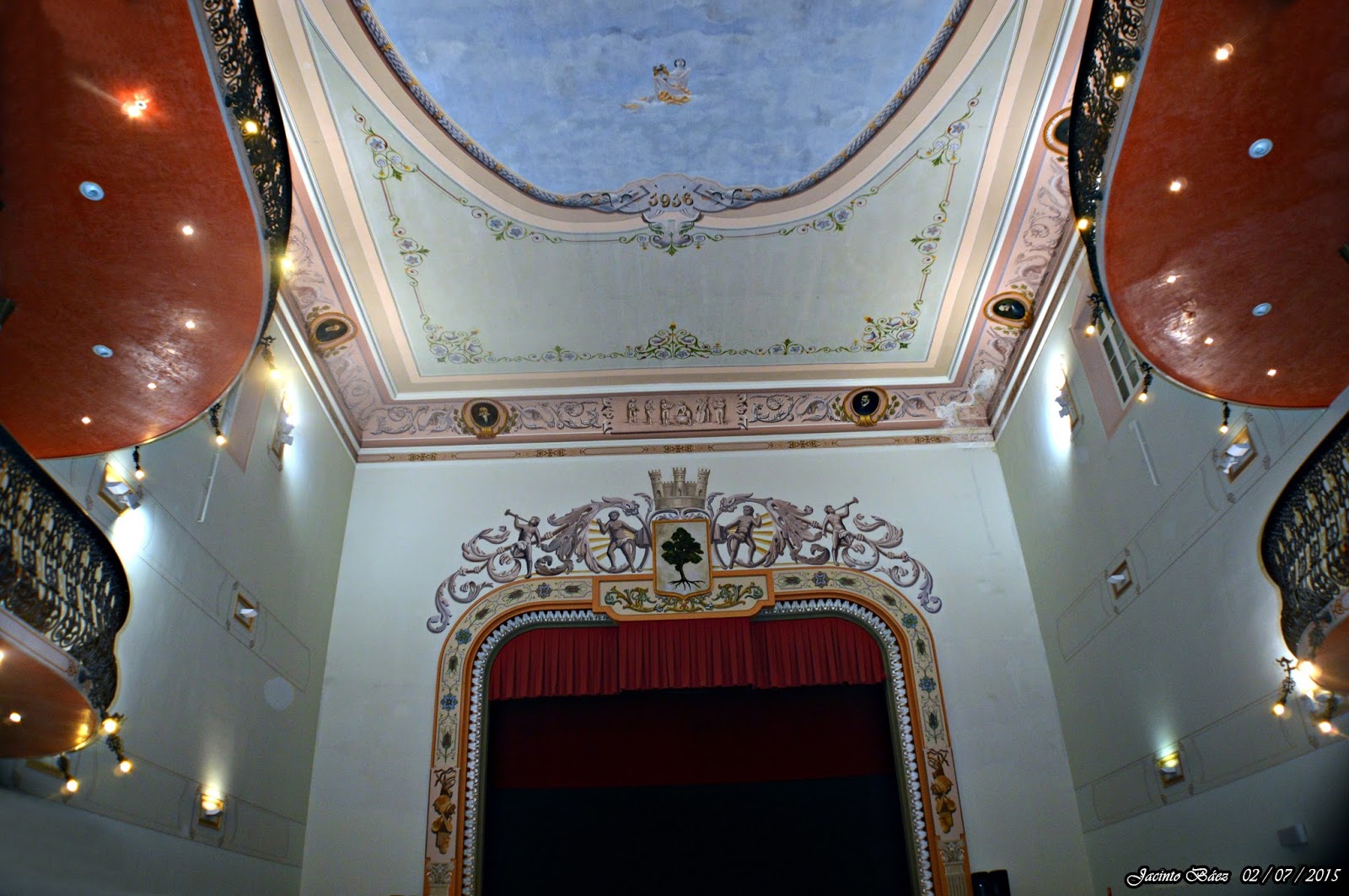 Trochando por Extremadura y alrededores ALMENDRALEJO, TEATRO CAROLINA