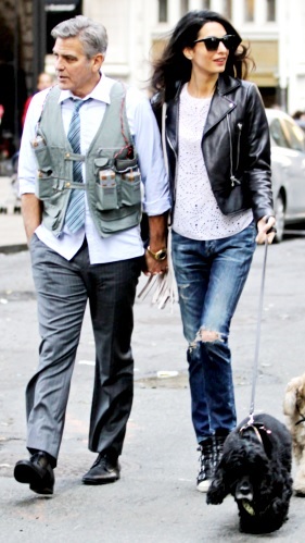George Clooney y Amal Ramzi Foto de George Clooney paseando por la calle con Amal Ramzi