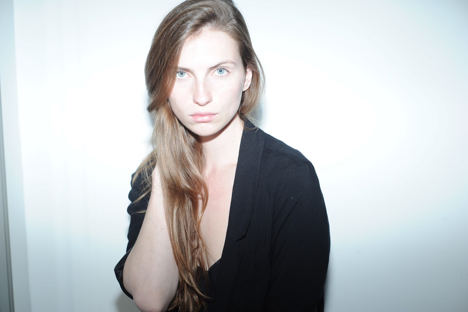 Feine Frauen mit Schwänze zum sexuellen Vergnügen im Quartett 