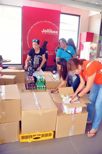 1pc Chicken Joy Simple Wish for PH Troops in Marawi, Gets Seenzoned by Jollibee, Concerned Citizens to the Rescue. 1pc Chicken Joy Simple Wish for PH Troops in Marawi, Gets Seenzoned by Jollibee, Concerned Citizens to the Rescue.