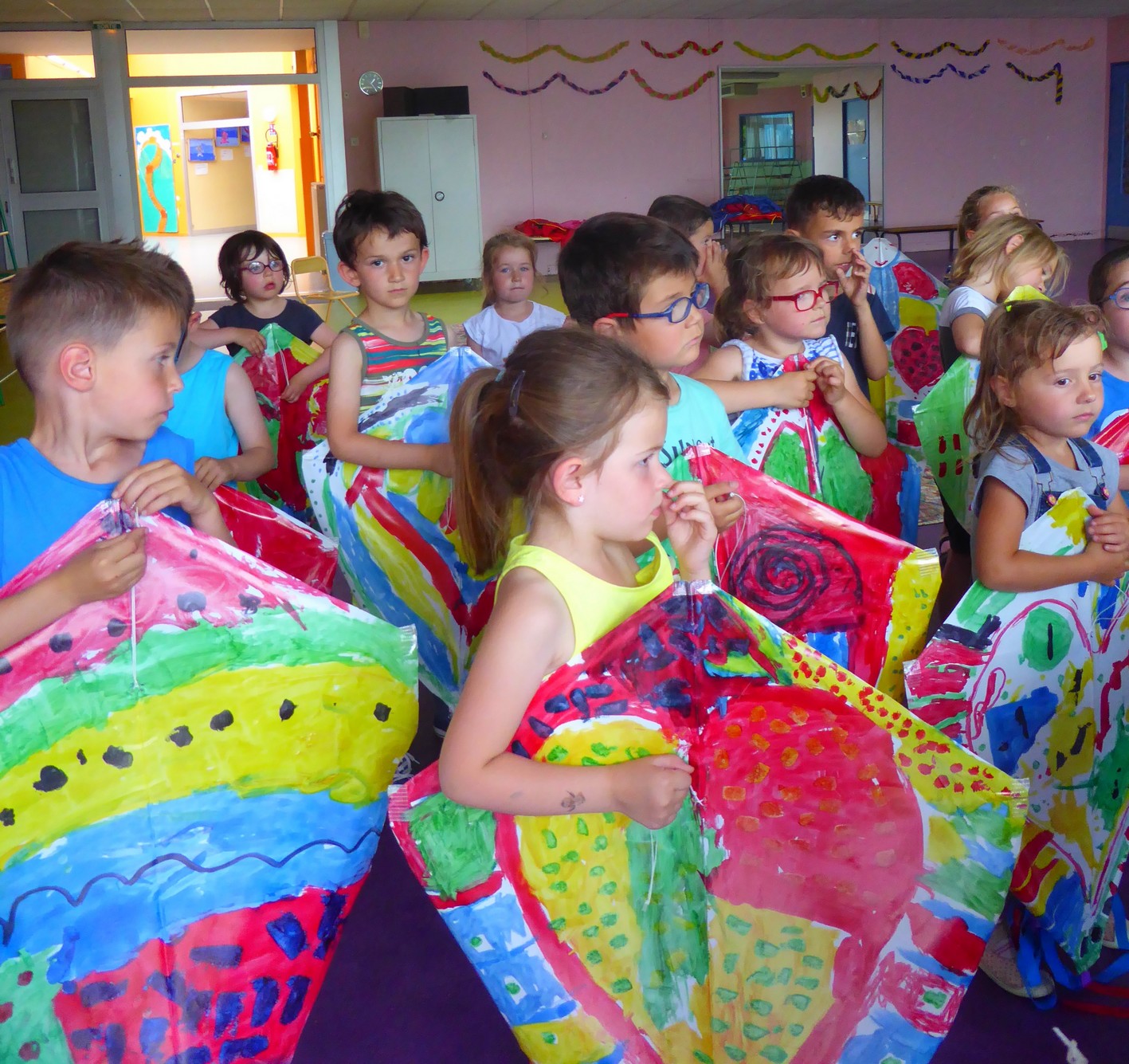 Notre Dame d'Oé Atelier cerfs volants à l'école Dès
