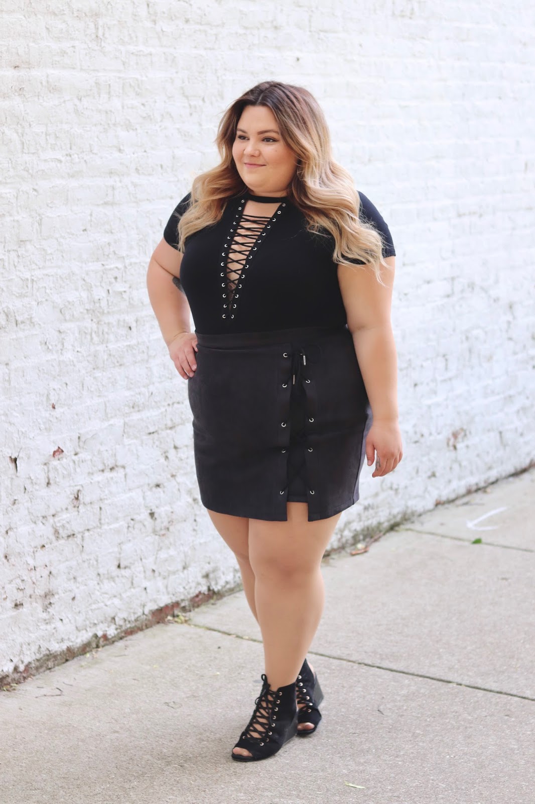 natalie craig, natalie in the city, Chicago plus size fashion blogger, midwest blogger, influencer, fashion nova curve, plus size suede skirts, affordable plus size fashion, plus size, fatshion, curves and confidence, lace up, bombshell look, a night out