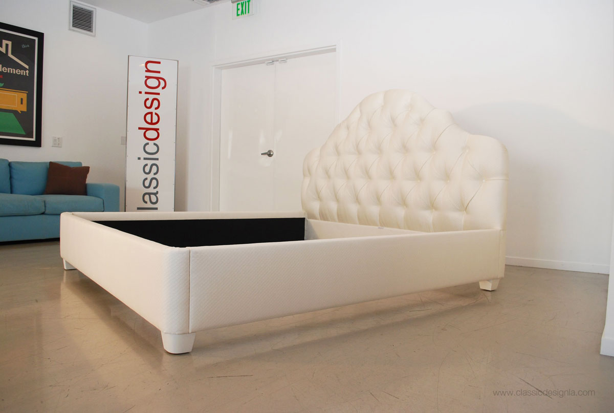 classic design Tufted Silk Headboard & Box Base