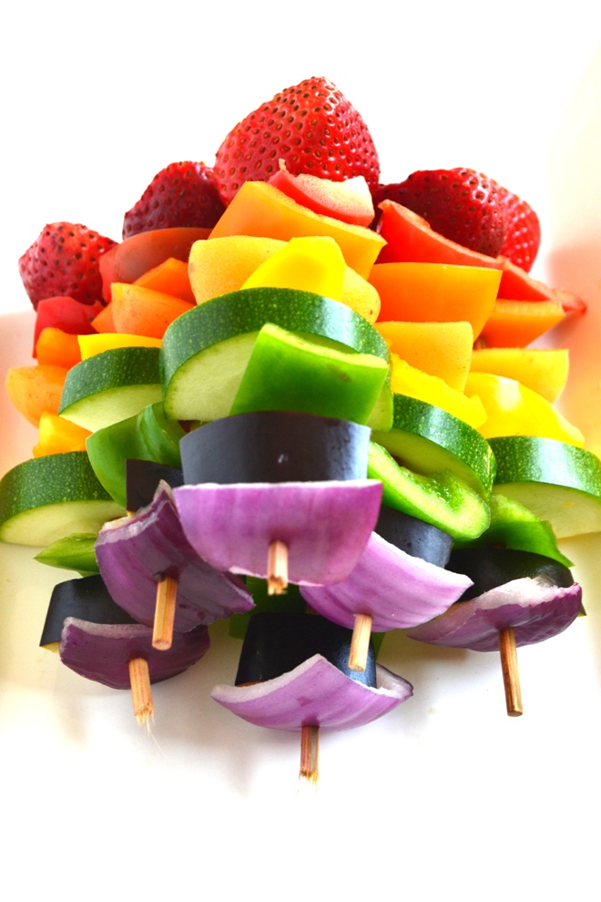 Grilled Rainbow Fruit and Vegetable Kebabs are a quick and simple side dish that are packed with nutrients and are customizable with any produce you have on hand! www.nutritionistreviews.com