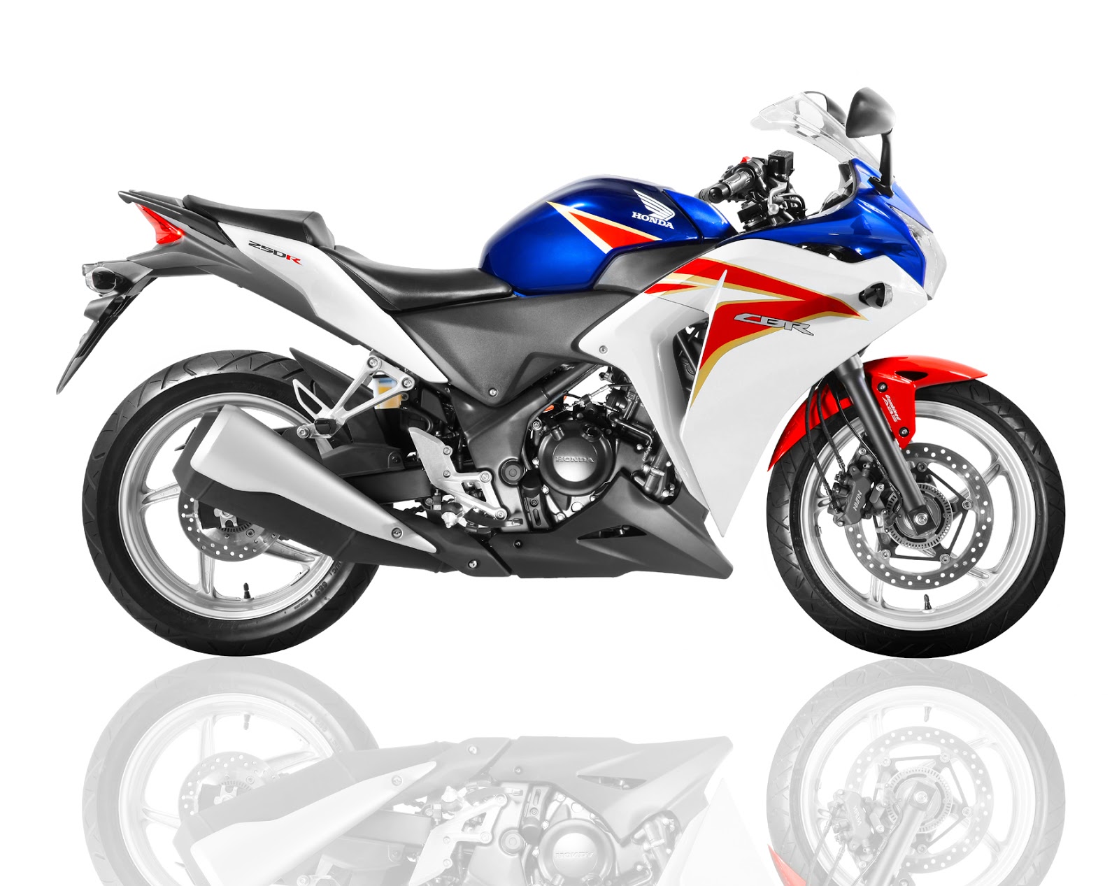 Nova honda cbr 250r no brasil #3