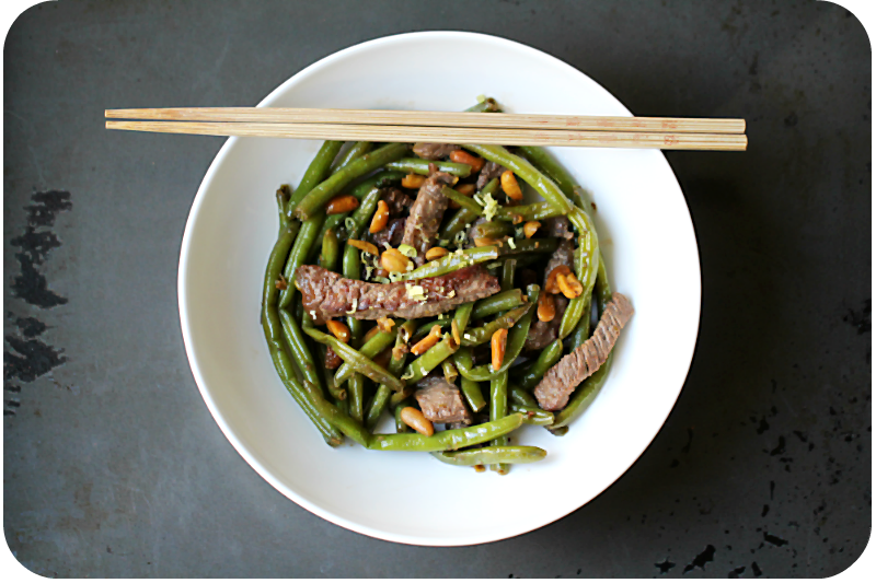 Rindfleisch mit Bohnen und Erdnüssen, Ingwer, Zitronengras, Chinese Wokspice | Arthurs Tochter Kocht von Astrid Paul