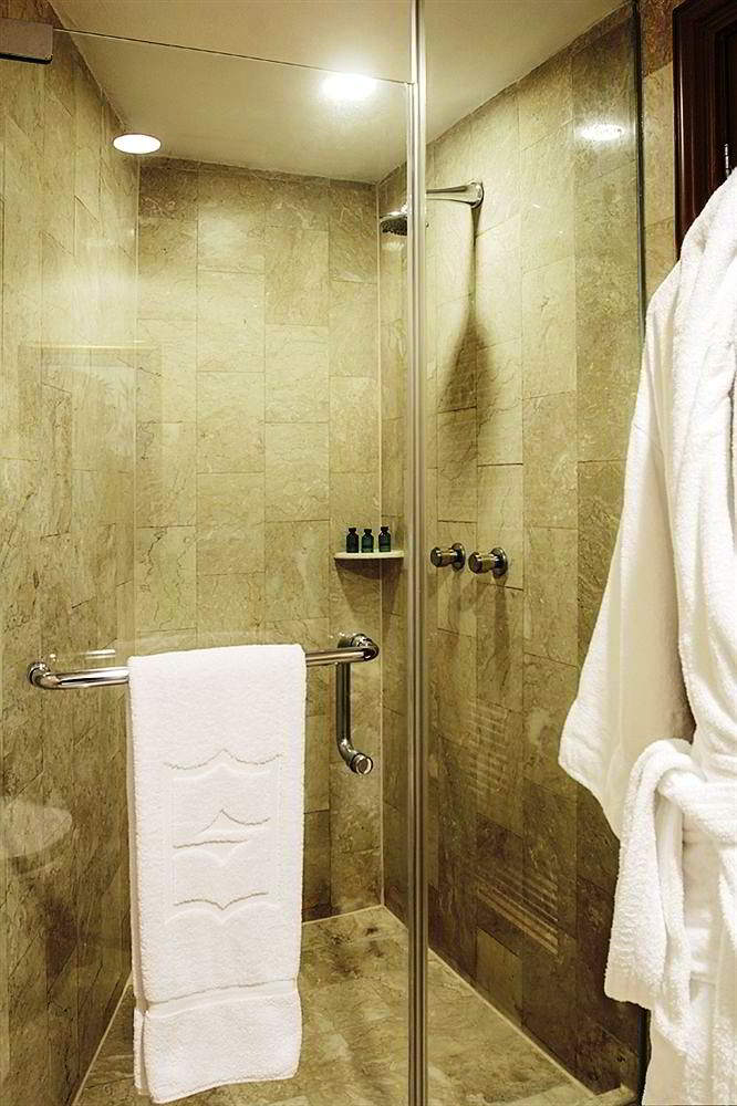 Model Shower Kamar Mand Modern