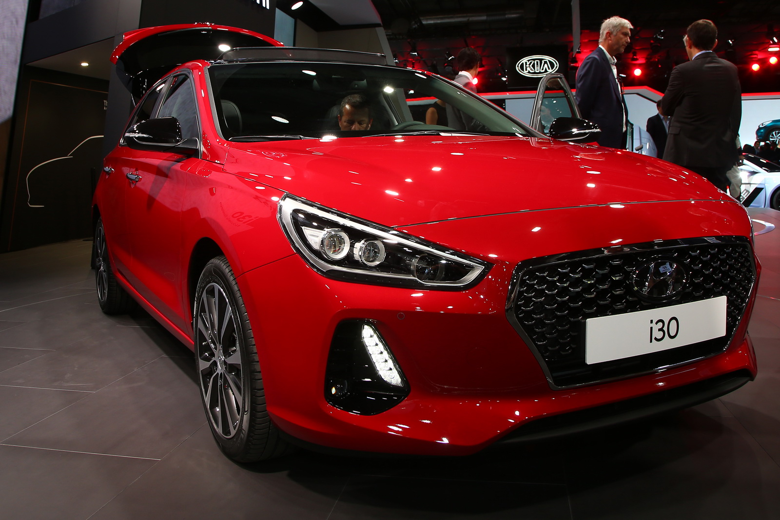 New Hyundai i30 Aims Straight For The Top Of The Segment ...
