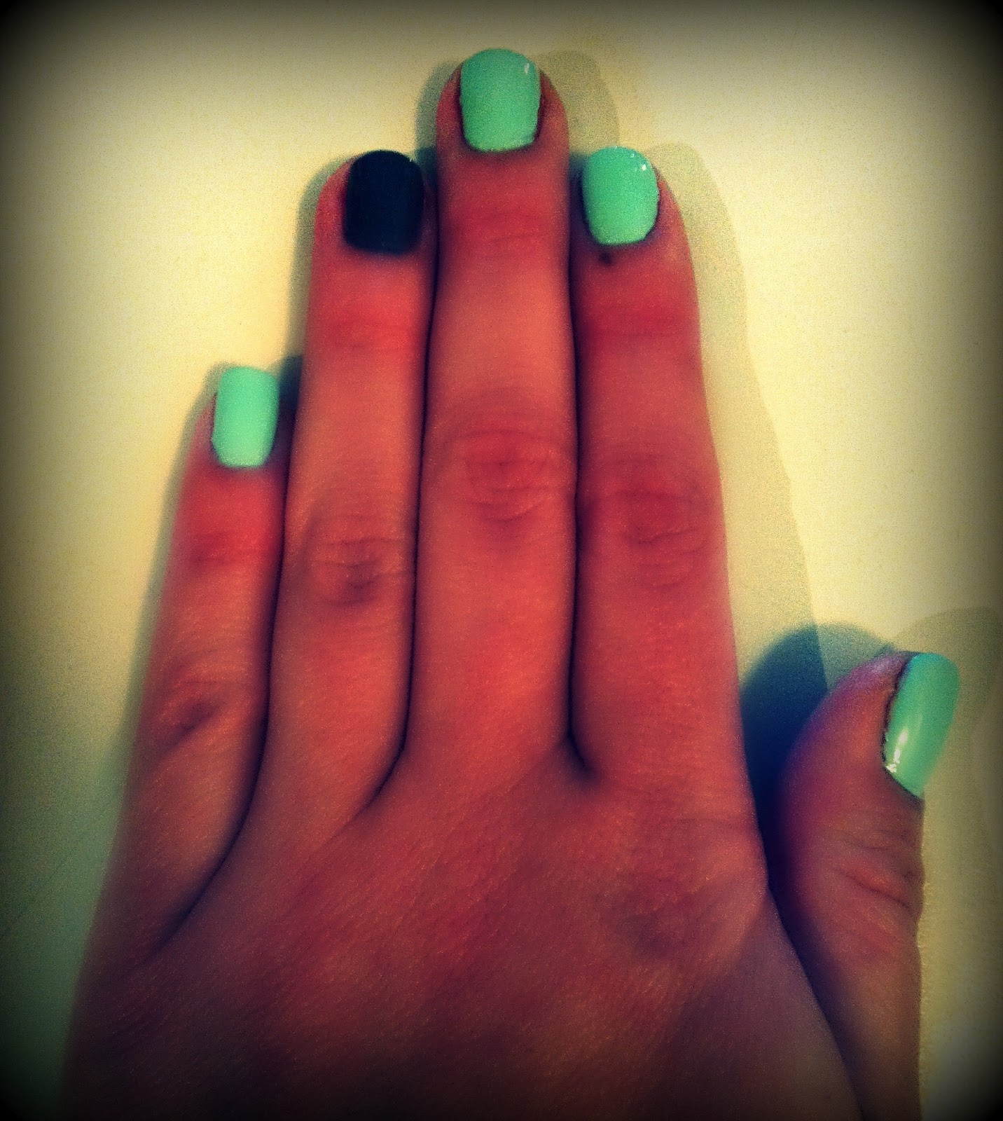 Britty's Bargains Mint Chocolate Chip Nails