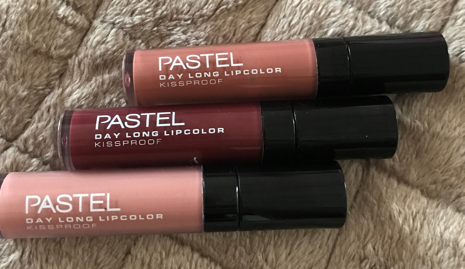 Стойкая матовая помада kiss proof фаберлик. Губная помада kiss proof фаберлик. Сатиновая губная помада satin kiss фаберлик40390. Bellapierre помада набор. Сатиновая губная помада satin kiss фаберлик40390.