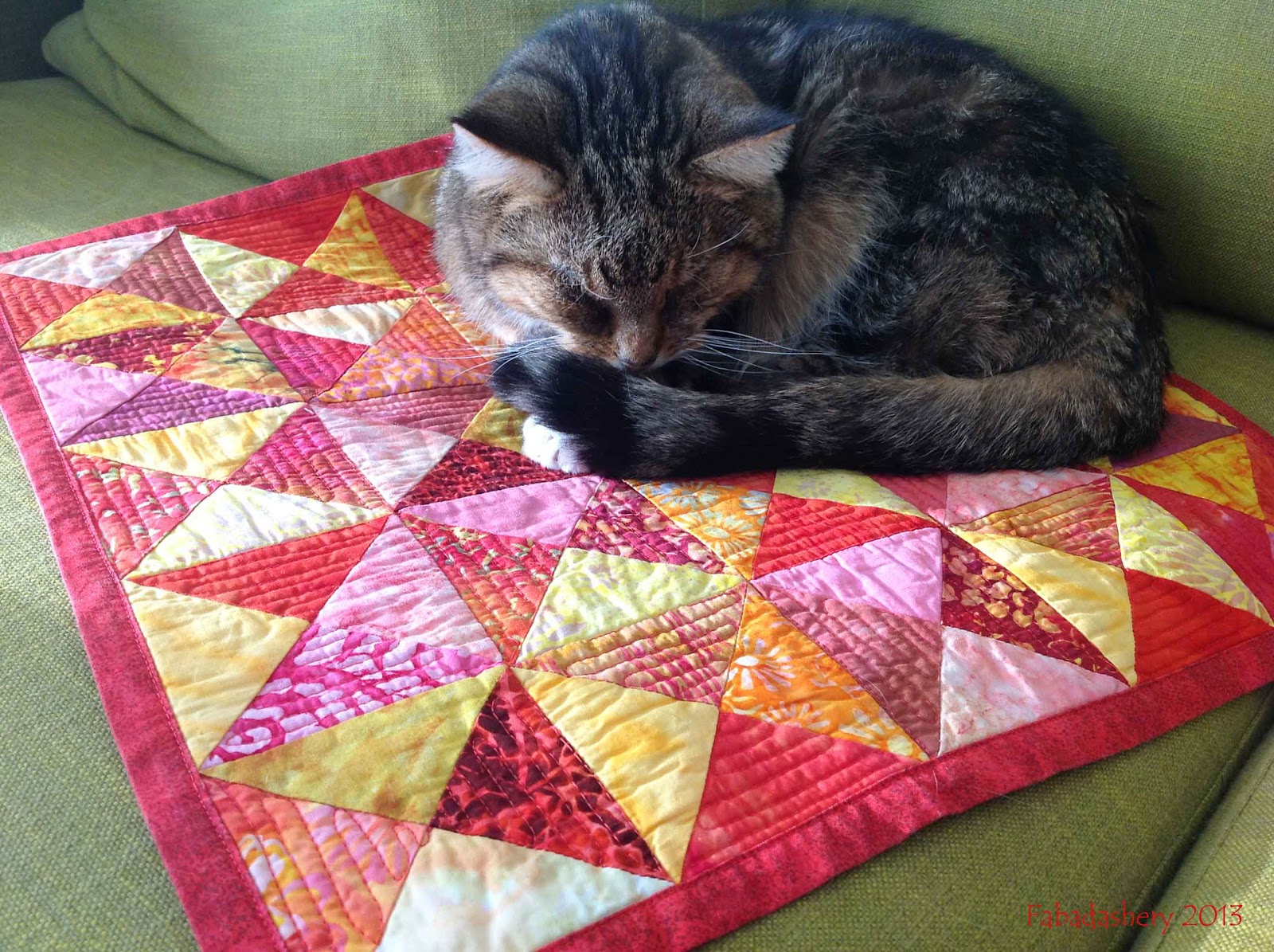 Fabadashery Broken Dishes Quilt Cat Mat