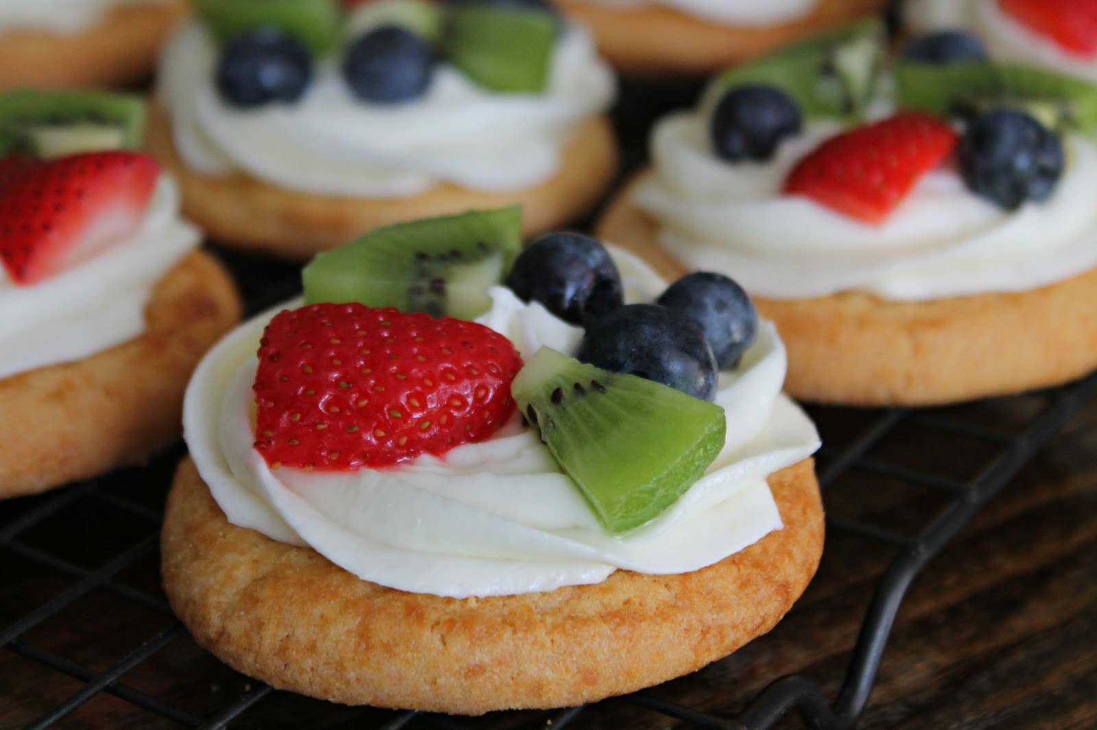 Mini Fruit Pizzas Carolina Charm