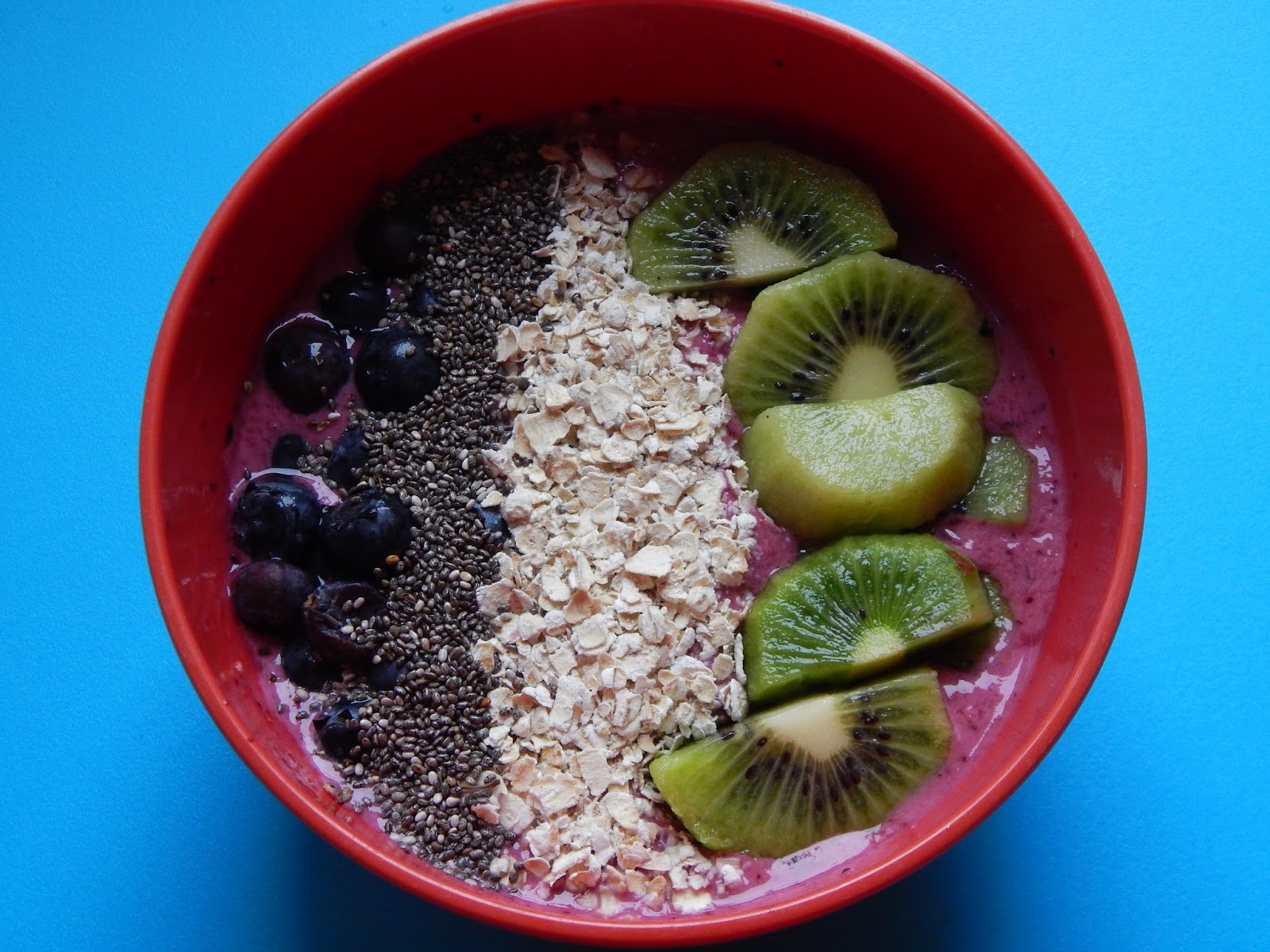 Smoothie bowl Smoothie bowl z lesního ovoce