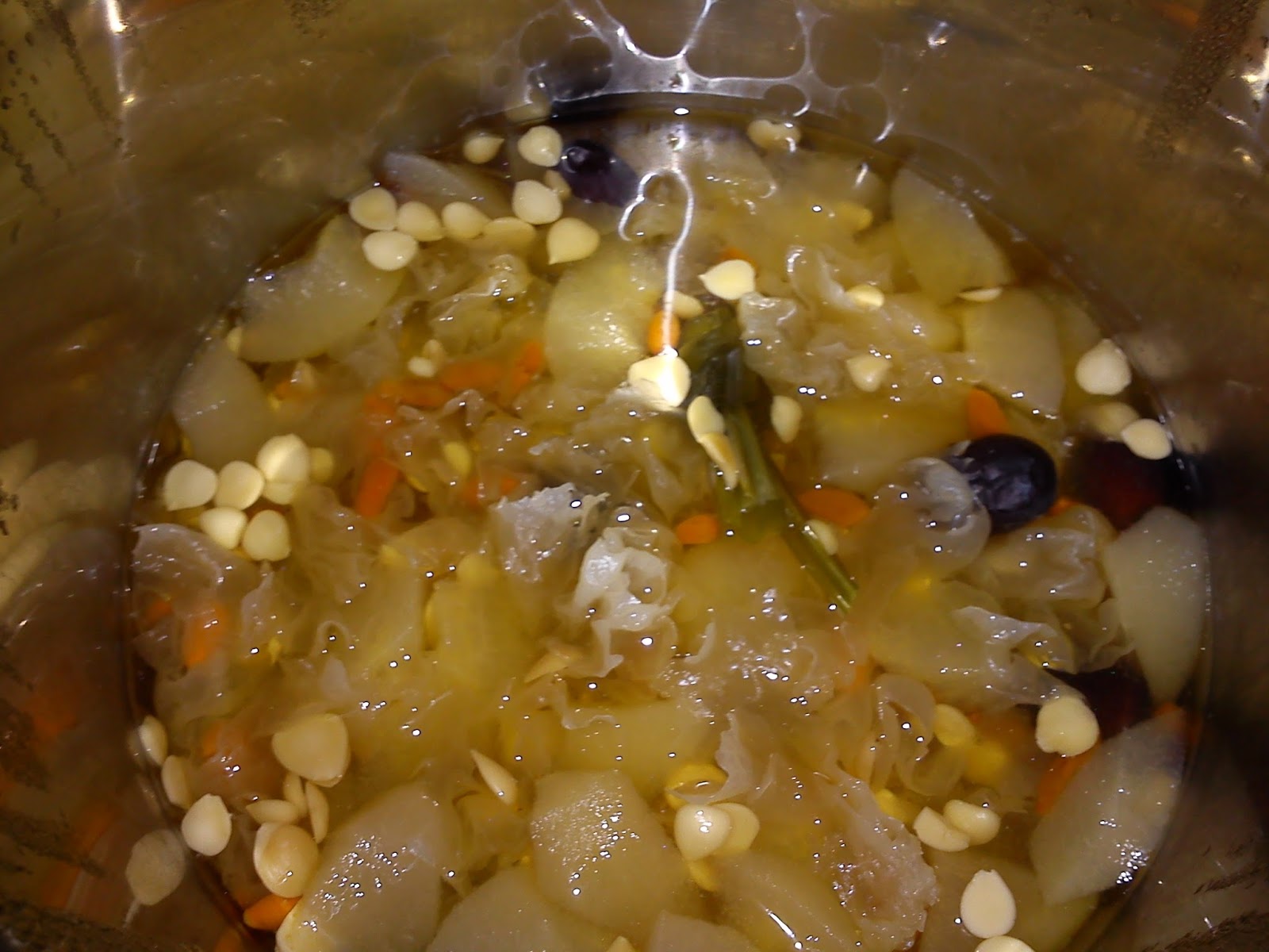 Cooking Pleasure THERMAL COOKER PEARS, WHITE FUNGUS SWEET DESSERT