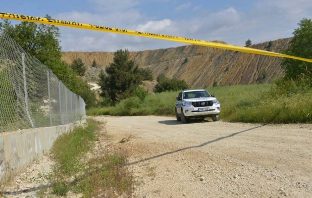 Κύπρο: Και δεύτερο πτώμα στο μεταλλείο που εντοπίστηκε η σορός της 38χρονης μητέρας (βίντεο) Κύπρο: Και δεύτερο πτώμα στο μεταλλείο που εντοπίστηκε η σορός της 38χρονης μητέρας (βίντεο)