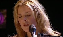 Diana Krall performs “Love Letters” live in Paris with Paris Symphony Orchestra 2001.