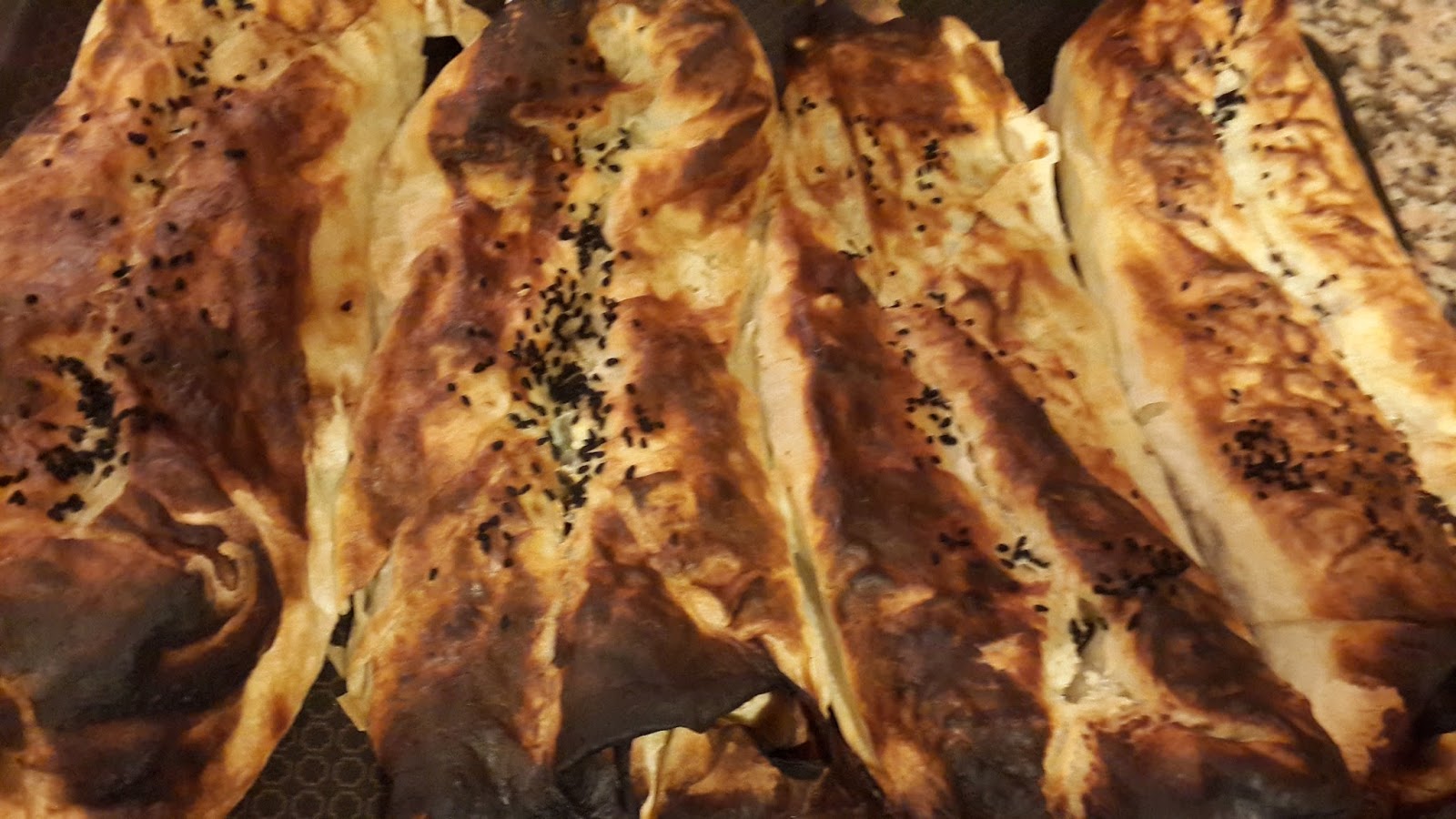 Pratik Yemekler Ispanaklı börek