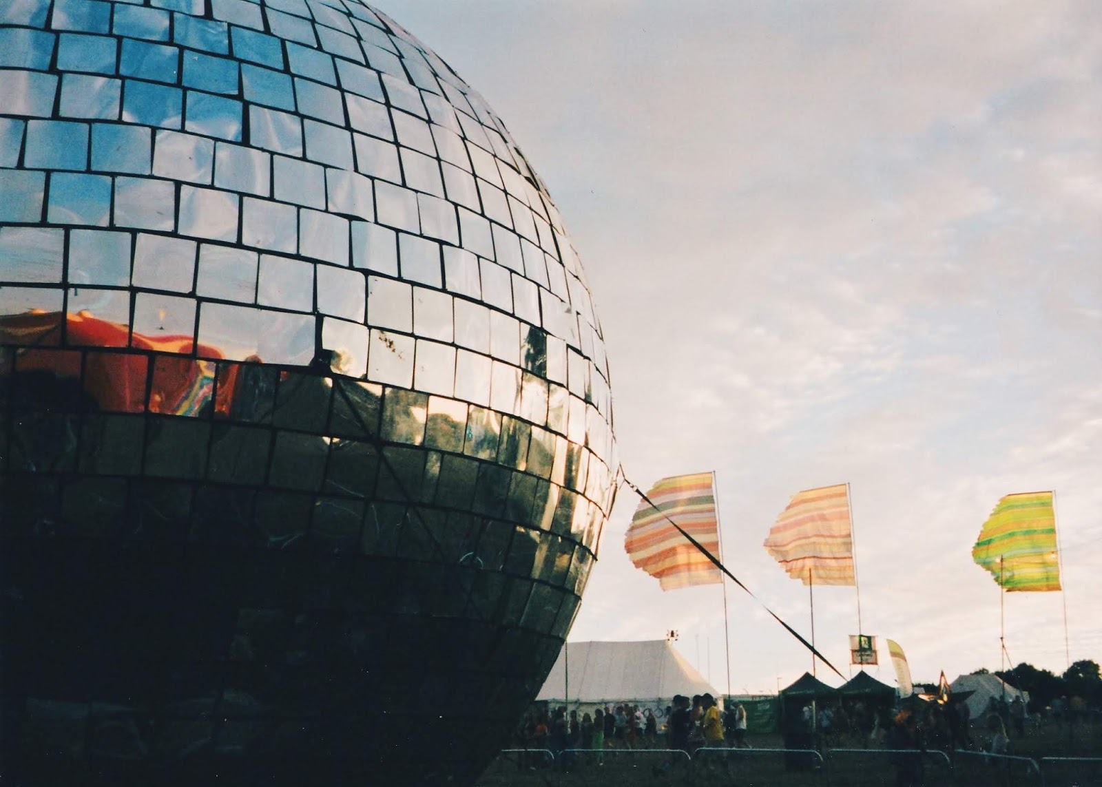 Bestival 2018 | blog review | music festival | plantsandgoodvibes | giant disco ball