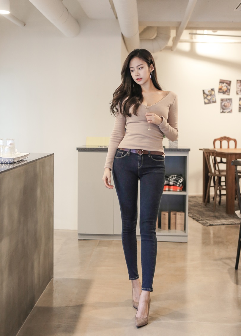 Korean Model Kim Joo Hee on Magazine Jan 2017