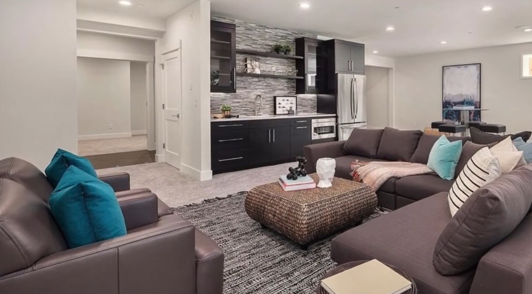 32 Interior Design Photos vs. 2629 108th Ave NE, Bellevue, WA Luxury Home Tour