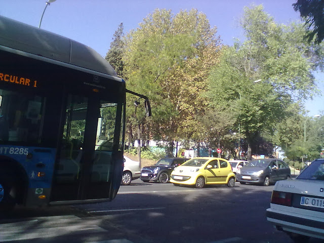 Autobuses de la EMT a los cementerios de Madrid en el Puente de Todos los Santos