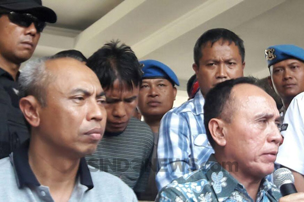 Ternyata Aslinya Ngga Punya Nyali! Diinterogasi Polisi, Ius Pane Perampok Sadis Pulomas Ngompol di Celana Ternyata Aslinya Ngga Punya Nyali! Diinterogasi Polisi, Ius Pane Perampok Sadis Pulomas Ngompol di Celana