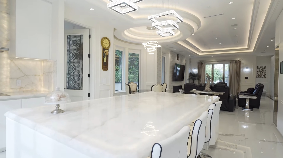 75 Interior Design Photos vs. 1487 Minto Crescent, Vancouver Luxury Mansion Tour