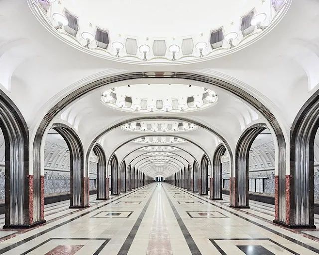 Chiêm ngưỡng vẻ nguy nga tráng lệ  của các ga tàu điện ngầm ở Nga