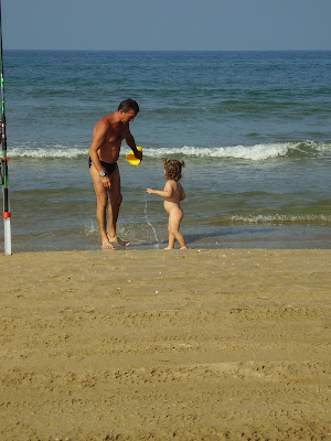 Yayo y Macarena en la Playa de la Bocana