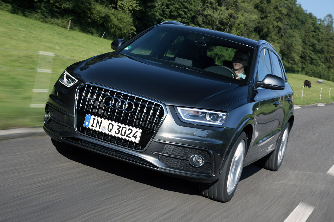 Ауди q3 s-line 2011. Ауди ку3 кватро. Audi q5 2009. Audi q3 выпускалось с 2011. Audi q3 2015 с человеком.