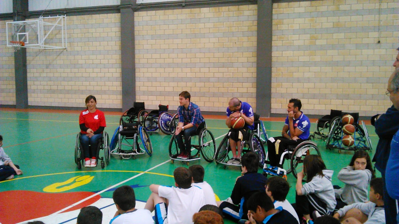 Educación Primaria Colegio Agustinas Valladolid Baloncesto en silla de ruedas