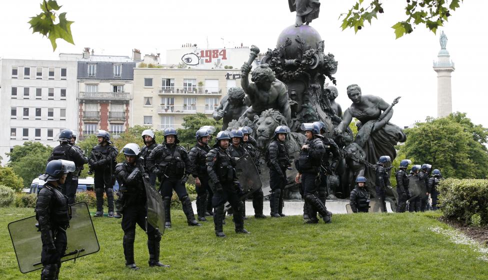 Uprising? At Least 50,000 Protest Against Labor Reform in Paris World